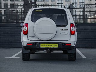 2017 Chevrolet Niva I Рестайлинг, белый, 630000 рублей, вид 3