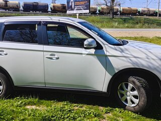 2014 Mitsubishi Outlander III, белый, 1620000 рублей, вид 3