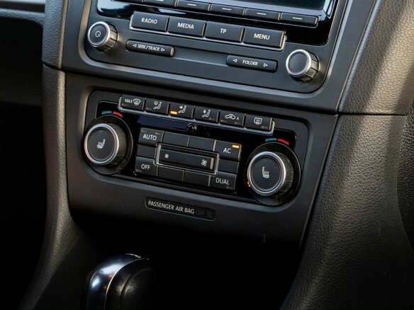 2012 Volkswagen Golf VI, чёрный, 795000 рублей - вид 24
