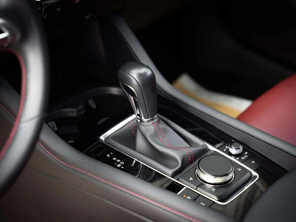 2022 Mazda 3 Axela IV (BP), белый, 1875000 рублей - вид 17
