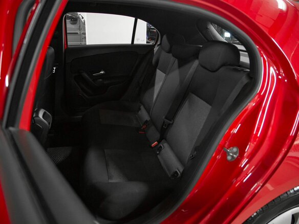 2019 Mercedes-Benz A-Класс 200 IV (W177), красный, 1800000 рублей - вид 16