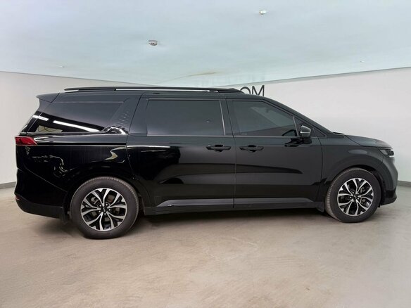 2021 Kia Carnival IV, чёрный, 3550000 рублей - вид 4