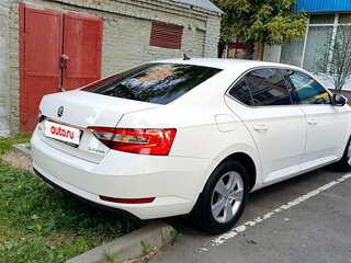 2019 Skoda Superb III, белый, 1699000 рублей, вид 4