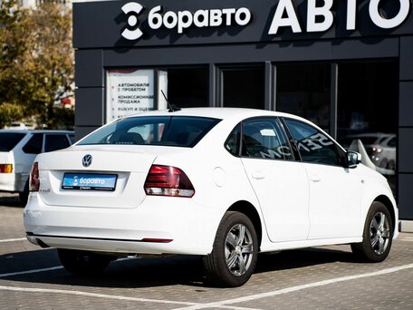2019 Volkswagen Polo V Рестайлинг, белый, 1166000 рублей, вид 4
