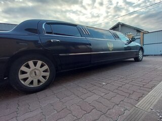 2004 Lincoln Town Car III Рестайлинг, чёрный, 648000 рублей, вид 4