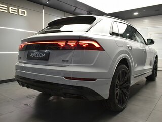 2025 Audi Q8 45 TDI I (4M) Рестайлинг, белый, 16997000 рублей, вид 4