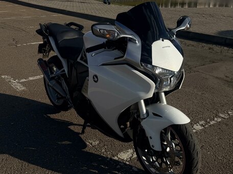 2013 Honda VFR 1200, белый, 900000 рублей, вид 2