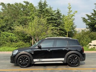 2022 Mini Countryman Cooper II Рестайлинг, чёрный, 1695000 рублей, вид 4