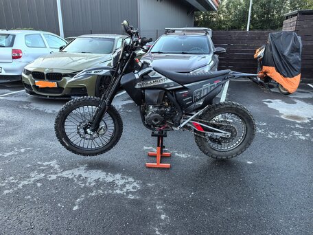 2025 Regulmoto Legend 300, чёрный, 209990 рублей, вид 4