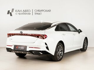 2021 Kia K5 III, белый, 2425000 рублей, вид 3