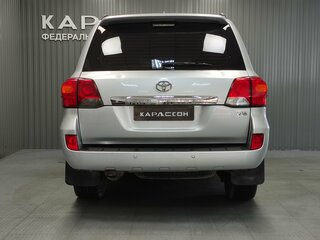 2013 Toyota Land Cruiser 200 Series Рестайлинг 1, серебристый, 3000000 рублей, вид 4
