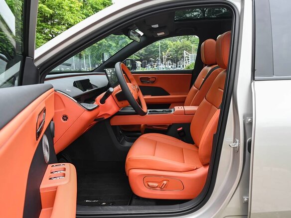 2026 Toyota bZ3X 58.3 kWh, серебристый, 2700000 рублей - вид 11