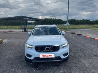 2021 Volvo XC40 I, белый, 2350000 рублей, вид 1