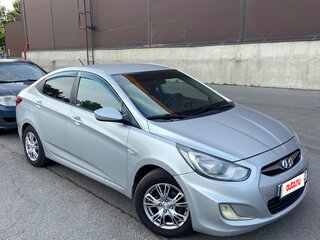 2011 Hyundai Solaris I, серебристый, 530000 рублей, вид 2