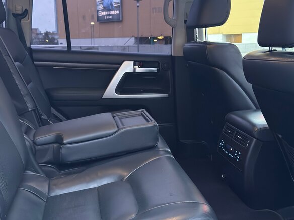 2016 Toyota Land Cruiser 200 Series Рестайлинг 2, белый - вид 14