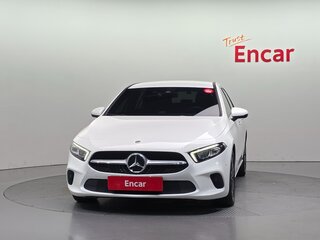 2022 Mercedes-Benz A-Класс 200 d IV (W177) Рестайлинг, белый, 1870000 рублей, вид 3