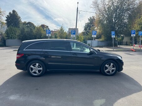 2012 Mercedes-Benz R-Класс 350 Long I Рестайлинг 2, чёрный, 1150000 рублей, вид 4