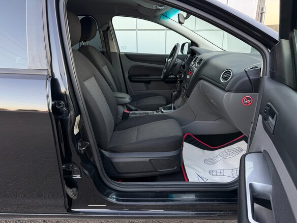 2011 Ford Focus II Рестайлинг, чёрный, 650000 рублей - вид 12