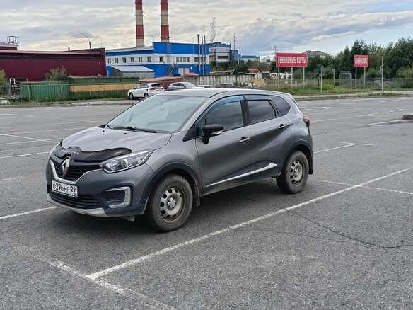 2017 Renault Kaptur I, серый, 1200000 рублей - вид 1