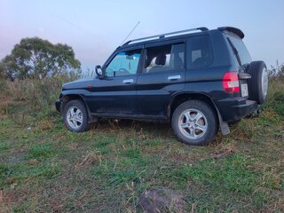 2004 Mitsubishi Pajero Pinin, чёрный, 550000 рублей, вид 4