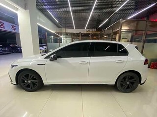 2022 Volkswagen Golf VIII, белый, 1680000 рублей, вид 4