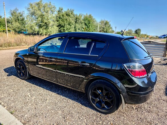 2011 Opel Astra H Рестайлинг, чёрный, 550000 рублей - вид 4