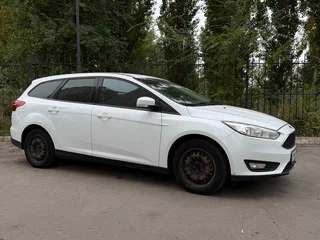 2017 Ford Focus III Рестайлинг, белый, 950000 рублей, вид 1