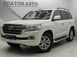 2019 Toyota Land Cruiser 200 Series Рестайлинг 2, белый, 5929000 рублей, вид 1