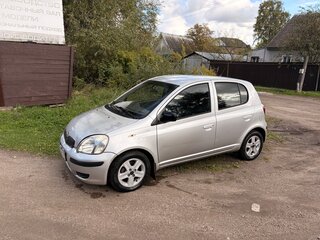 2004 Toyota Yaris I Рестайлинг, серебристый, 300000 рублей, вид 2