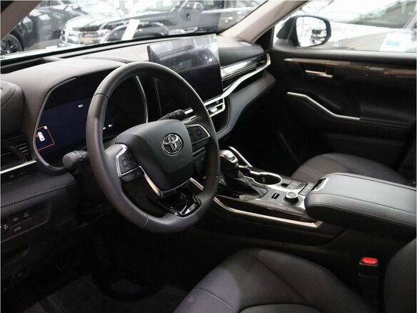 2026 Toyota Highlander IV (XU70), чёрный - вид 10