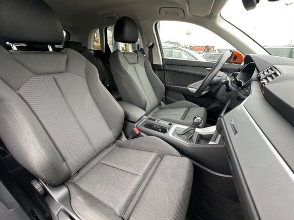 2022 Audi Q3 35 TFSI II (F3), оранжевый, 2790000 рублей - вид 22