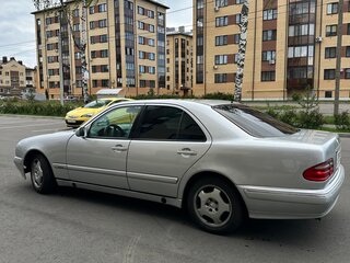 2000 Mercedes-Benz E-Класс 200 II (W210, S210) Рестайлинг, серебристый, 470000 рублей, вид 5