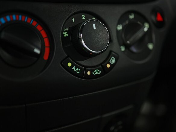 2008 Chevrolet Aveo I Рестайлинг, чёрный, 400000 рублей - вид 15
