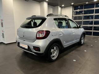 2015 Renault Sandero Stepway II, серебристый, 860000 рублей, вид 3