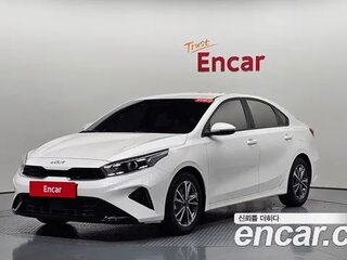 2022 Kia K3 II Рестайлинг, белый, 1947000 рублей, вид 1
