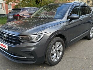 2021 Volkswagen Tiguan II Рестайлинг, серый, 3350000 рублей, вид 1