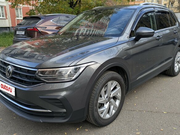 2021 Volkswagen Tiguan II Рестайлинг, серый, 3350000 рублей