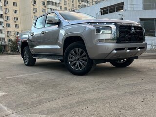 2026 Mitsubishi L200 Arctic Trucks AT35 VI, серебристый, 5400000 рублей, вид 4