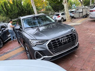 2022 Audi Q3 35 TFSI II (F3), серый, 1850000 рублей, вид 2