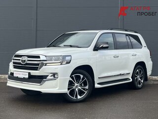 2020 Toyota Land Cruiser 200 Series Рестайлинг 2, белый, 8490000 рублей, вид 1