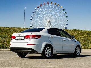 2016 Kia Rio III Рестайлинг, белый, 1090000 рублей, вид 2