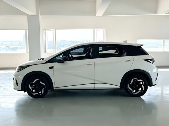 2025 BYD Dolphin 45.12 kWh I Рестайлинг, бежевый, 1980000 рублей - вид 6
