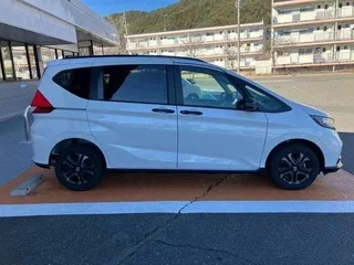 2020 Honda Freed II Рестайлинг, белый, 1223000 рублей, вид 3