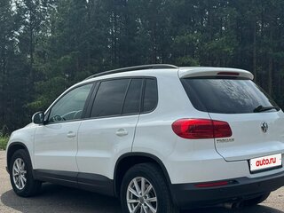 2016 Volkswagen Tiguan I Рестайлинг, белый, 2000000 рублей, вид 3