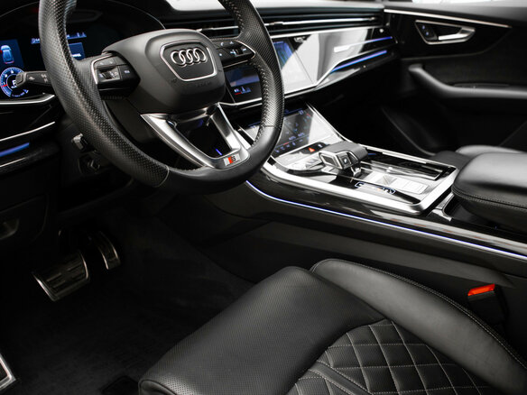 2020 Audi Q8 45 TDI I (4M), серый, 7629000 рублей - вид 6