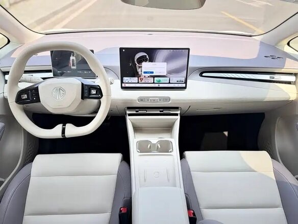 2025 MG 4 EV 42.8 kWh II, белый, 2500000 рублей - вид 7