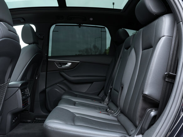 2021 Audi Q7 55 TFSI II (4M) Рестайлинг, чёрный, 6880500 рублей - вид 9