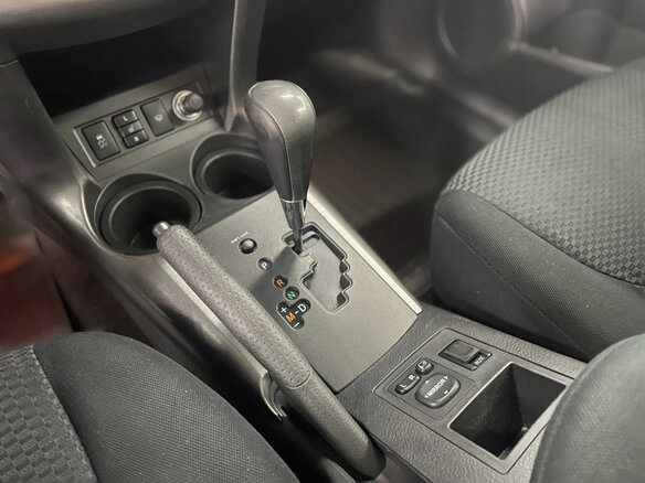 2010 Toyota RAV4 III (XA30), серебристый - вид 17