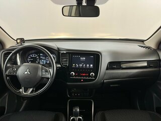 2021 Mitsubishi Outlander III Рестайлинг 3, белый, 2130000 рублей, вид 5