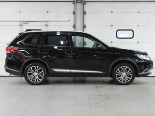 2018 Mitsubishi Outlander III Рестайлинг 3, чёрный, 1787000 рублей, вид 4